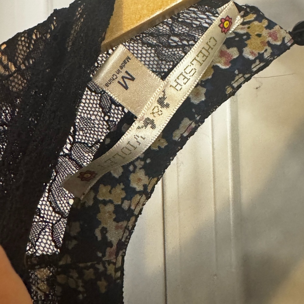NWOT Chelsea & Violet Black Floral Lace Blouse - Picture 2 of 4